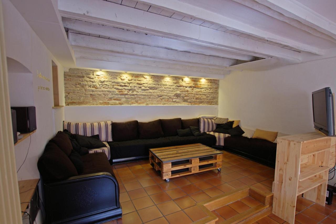 Hostel les Cordées Liées Albi Esterno foto