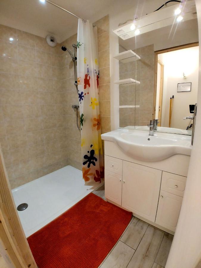 Hostel les Cordées Liées Albi Esterno foto
