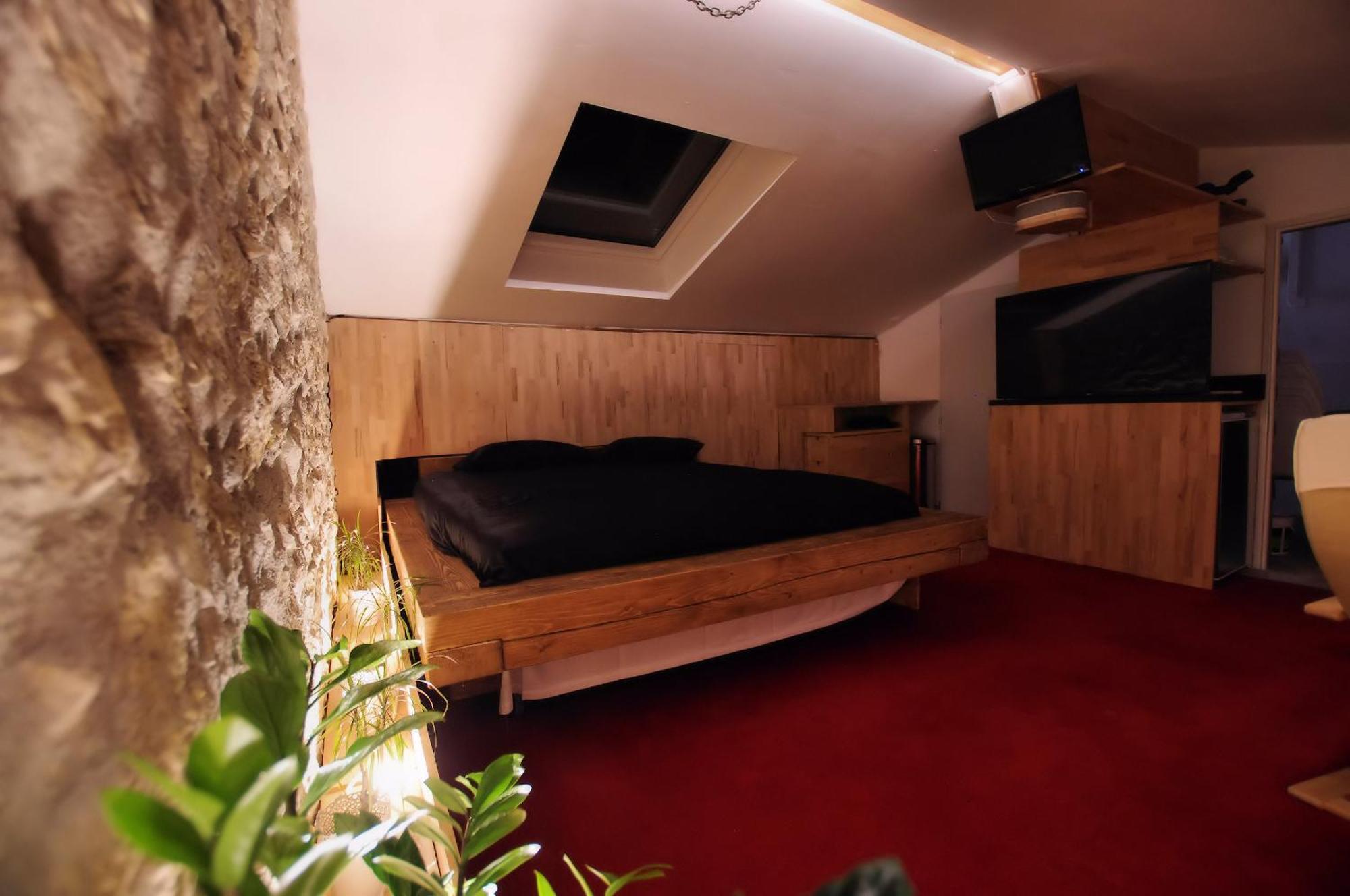 Hostel les Cordées Liées Albi Esterno foto